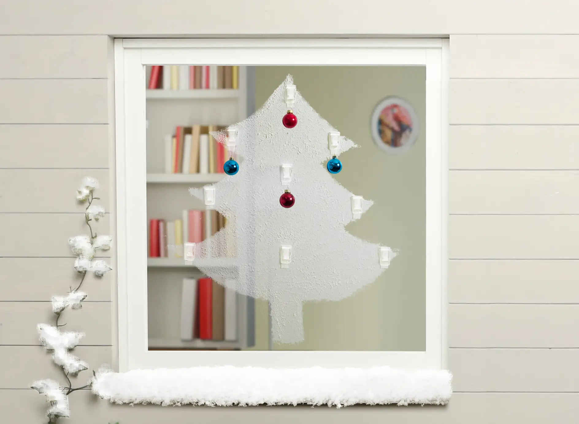 Gør-det-selv-juletræ Trin 4: Julekugler og lametta