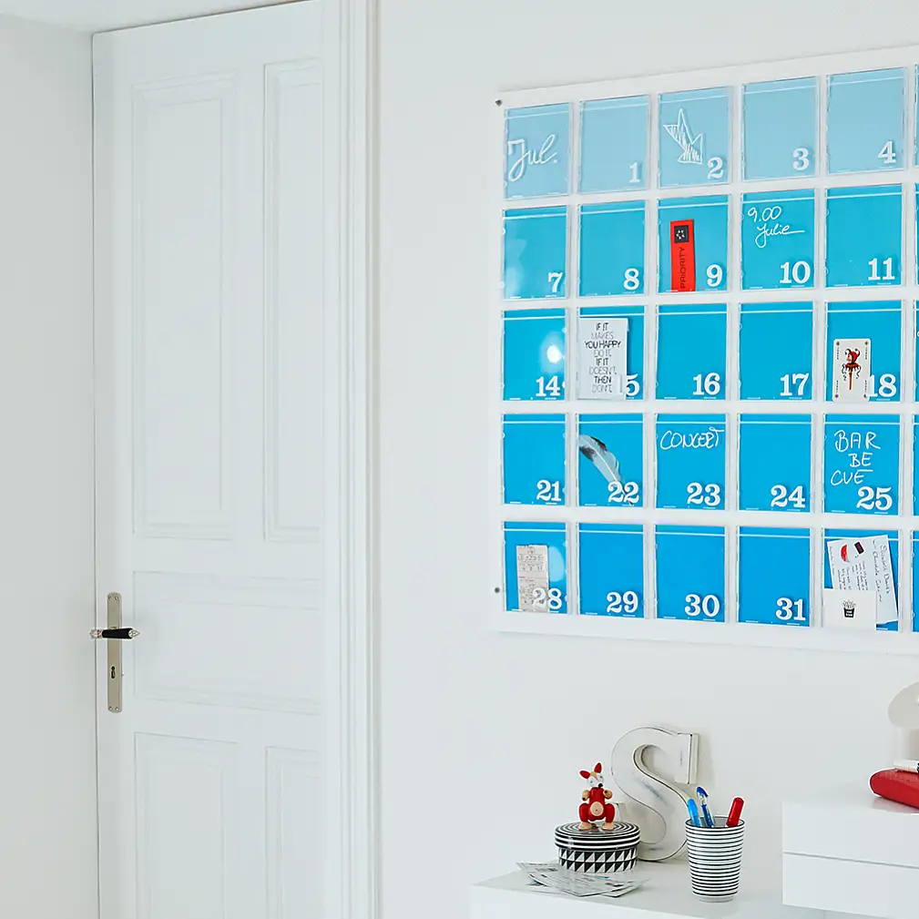 Einen modernen DIY Kalender gestalten und aufhängen