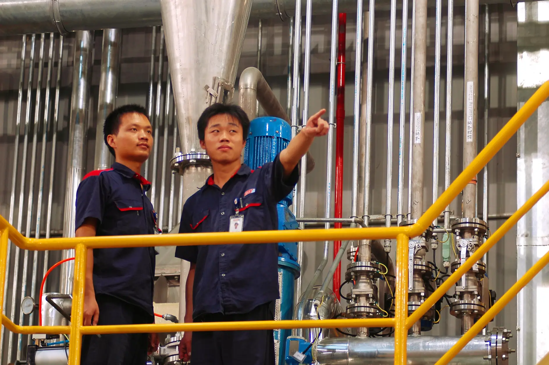 Arbeiter im tesa Standort Suzhou, China