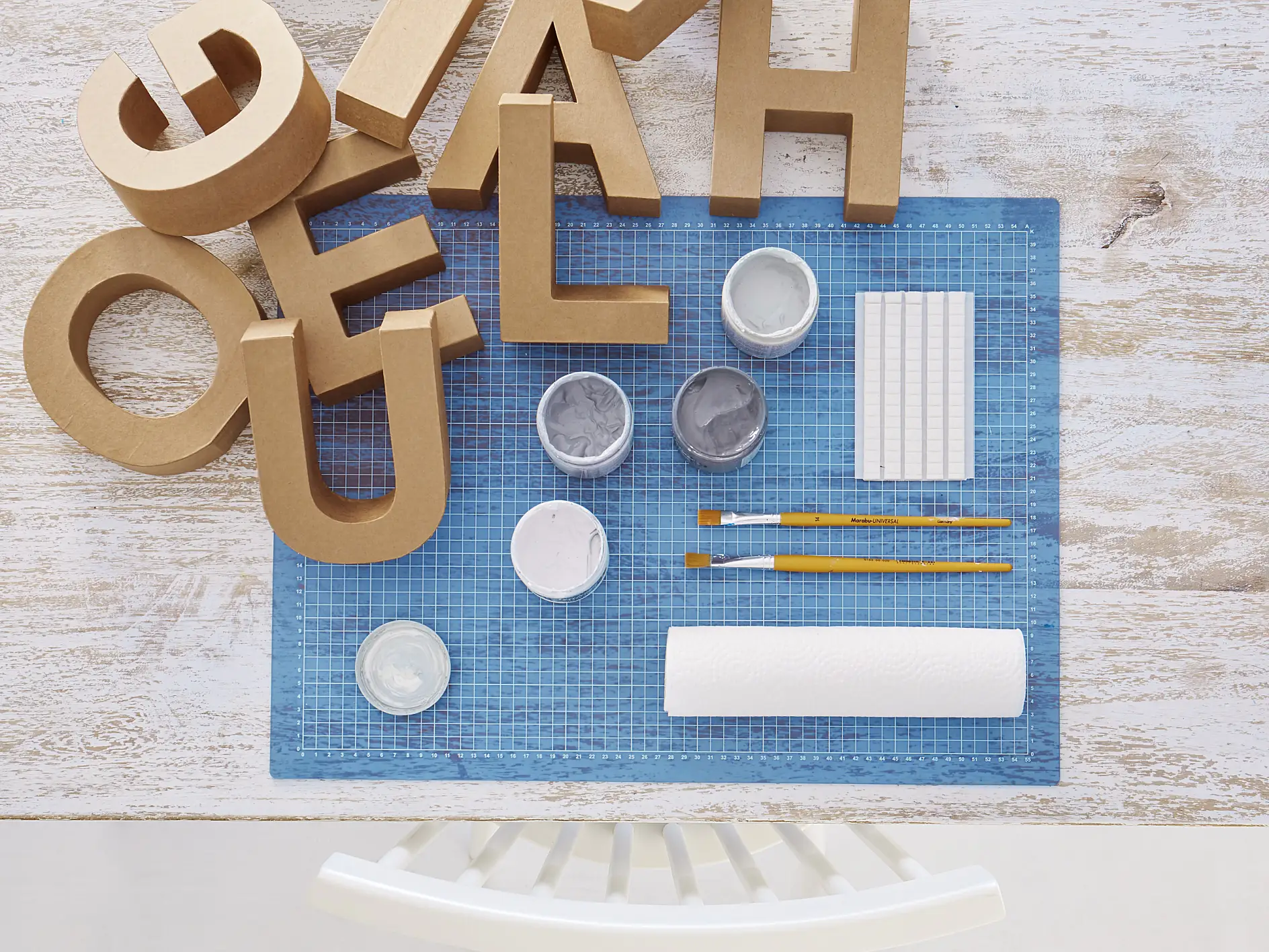 Τα υλικά που χρειάζεστε για τα DIY γράμματα διακόσμησης τοίχου σε shabby chic στυλ