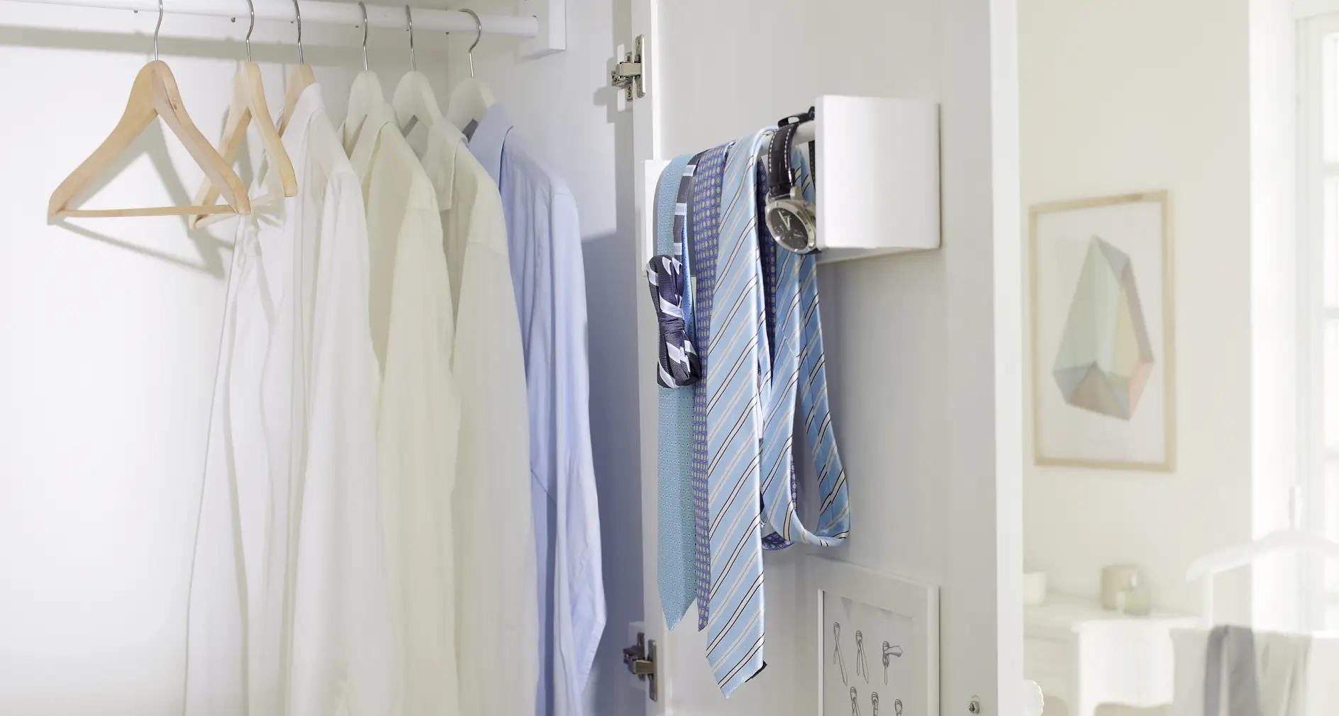 Too many ties and nowhere to hang them? No problem. Why not convert a spice rack into a handy tie rack? It's quick and easy to make and held securely in place wtih tesa Powerbond® INDOOR.