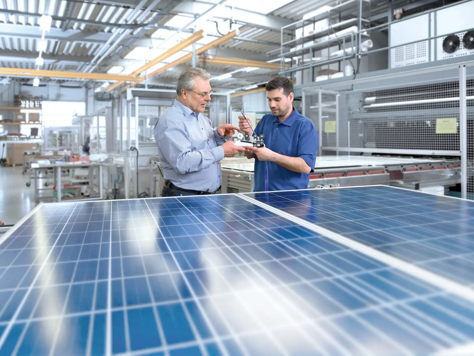 Votre partenaire en solutions adhésives pour l’industrie de l’énergie solaire