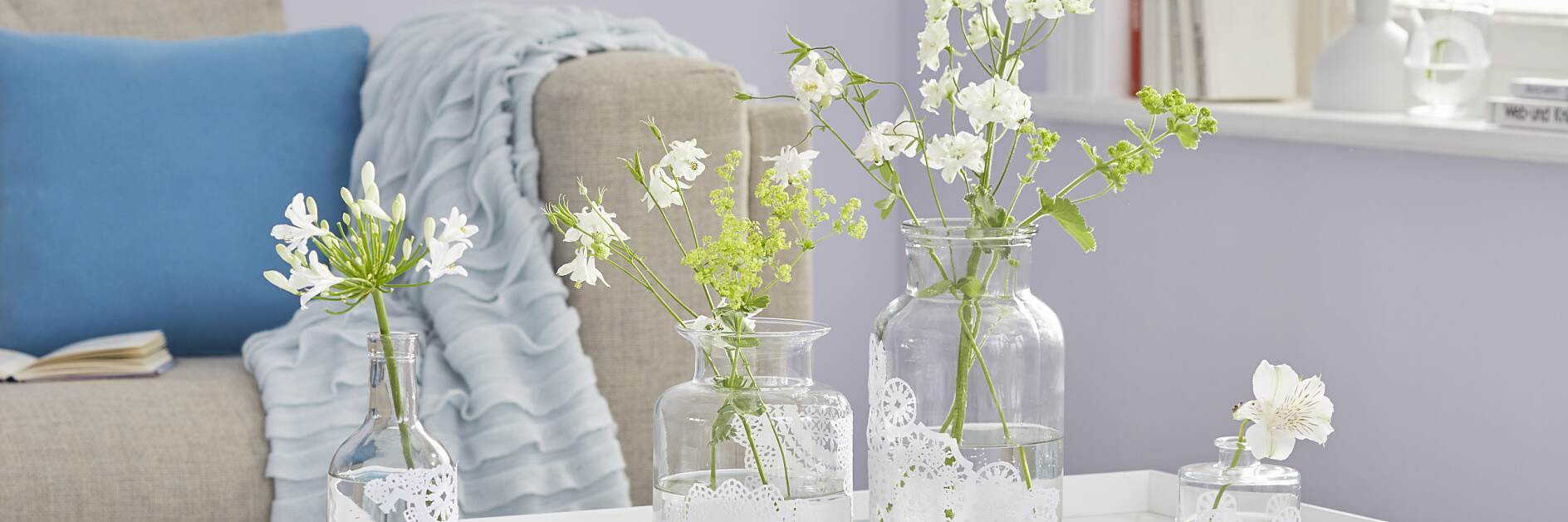 Create your own DIY lace vases!