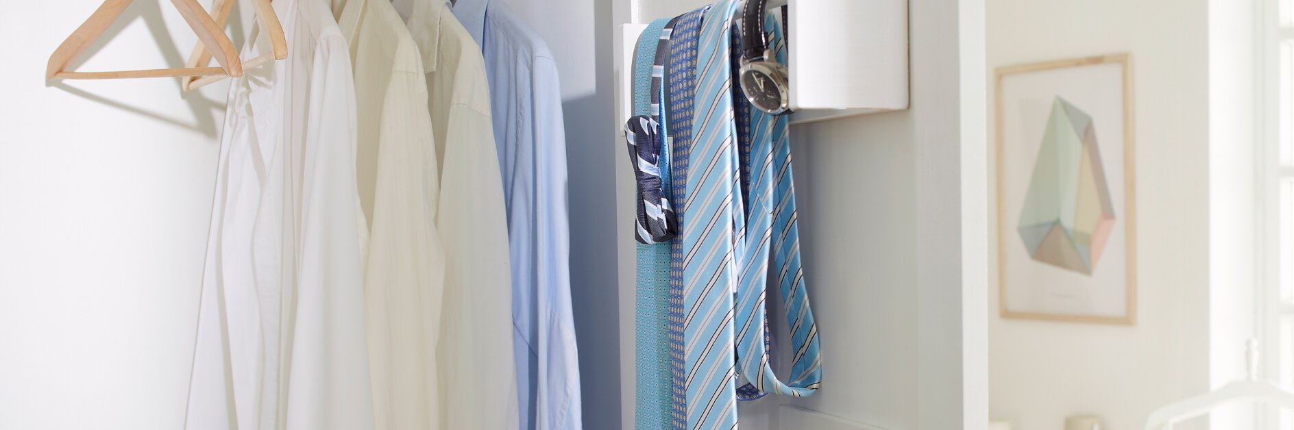 Too many ties and nowhere to hang them? No problem. Why not convert a spice rack into a handy tie rack? It's quick and easy to make and held securely in place wtih tesa Powerbond® INDOOR.