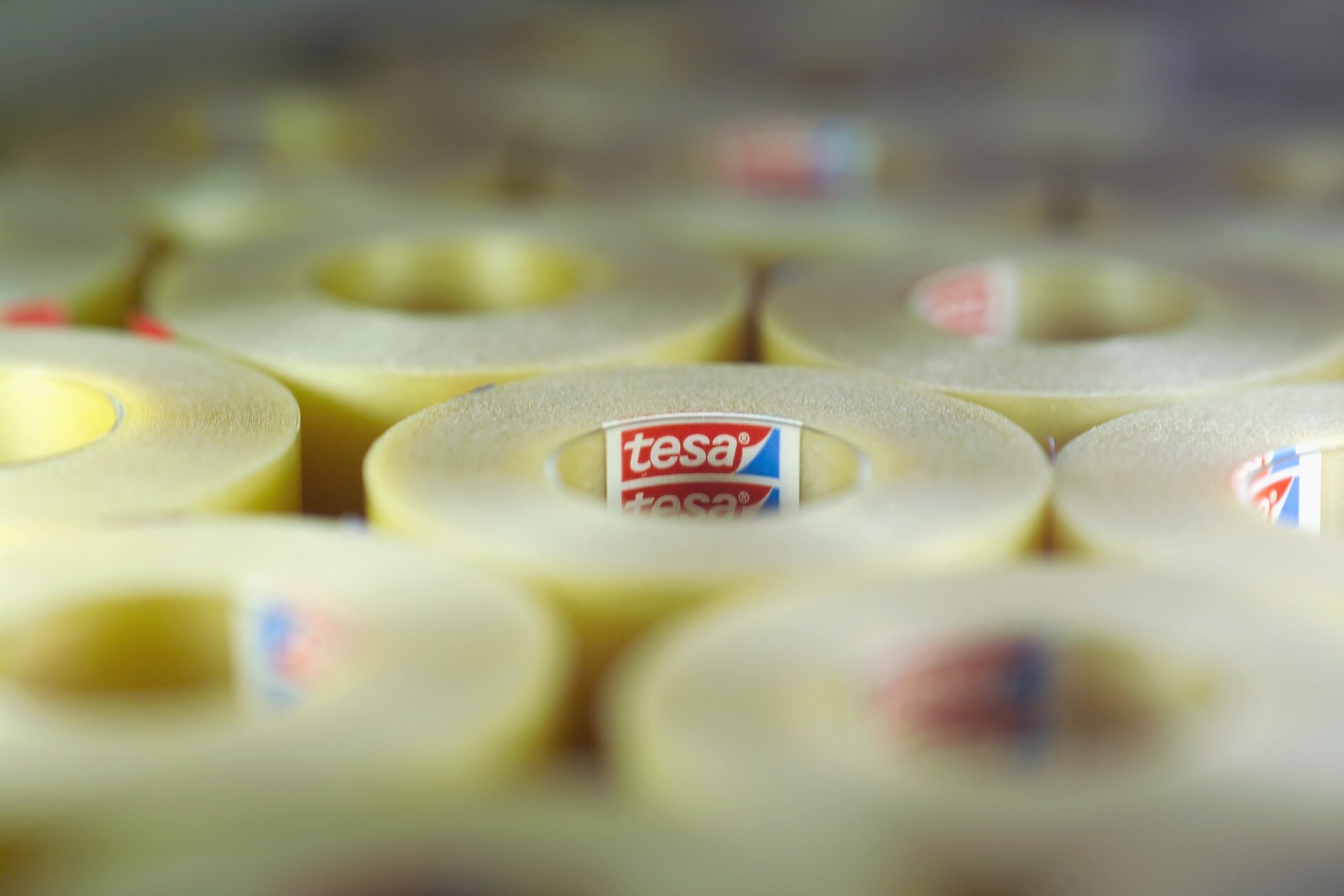 Výroba pásek tesafilm® v Offenburgu