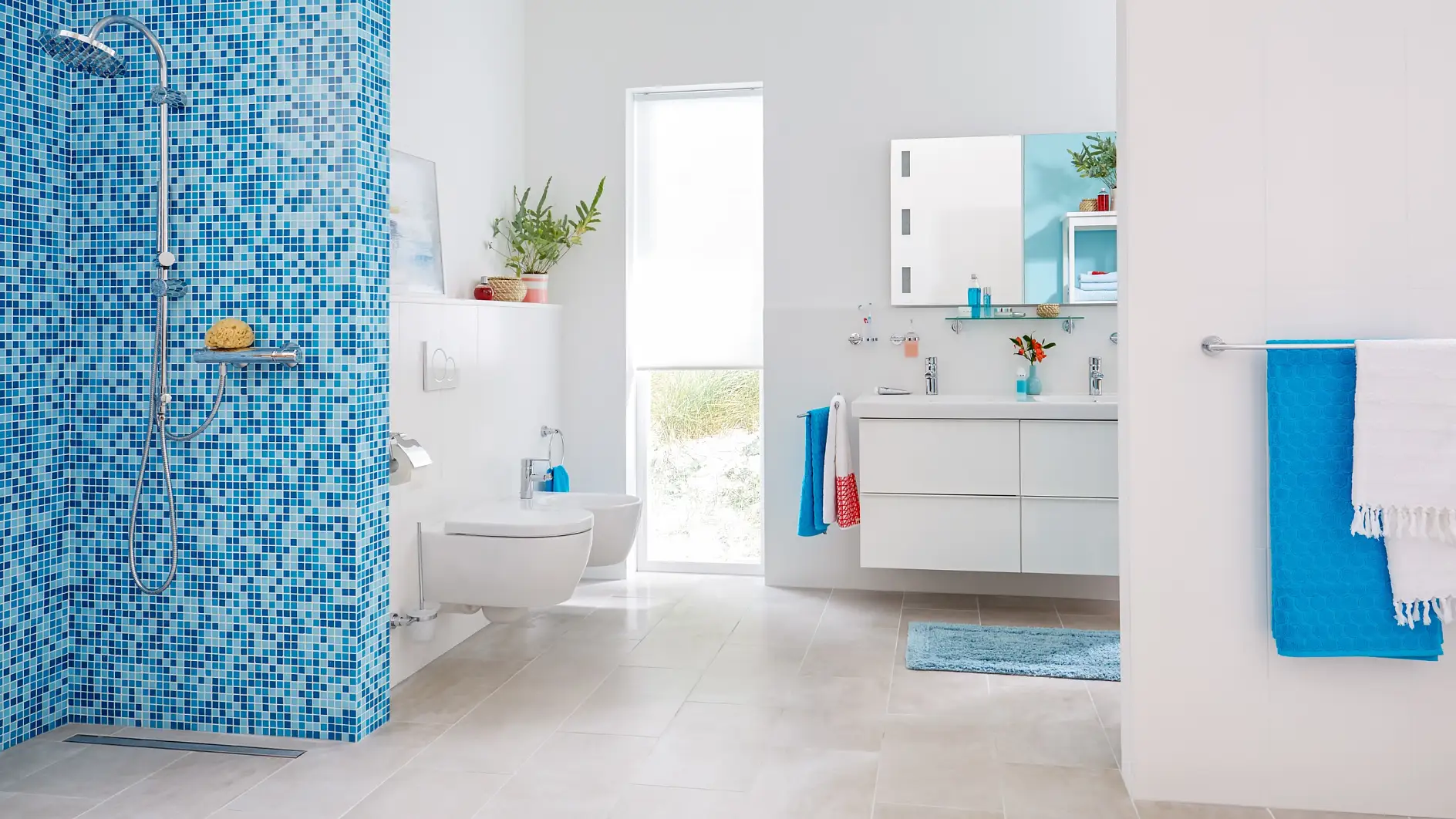 Dodejte své koupelně nádech jednoduchosti s praktickým designem.