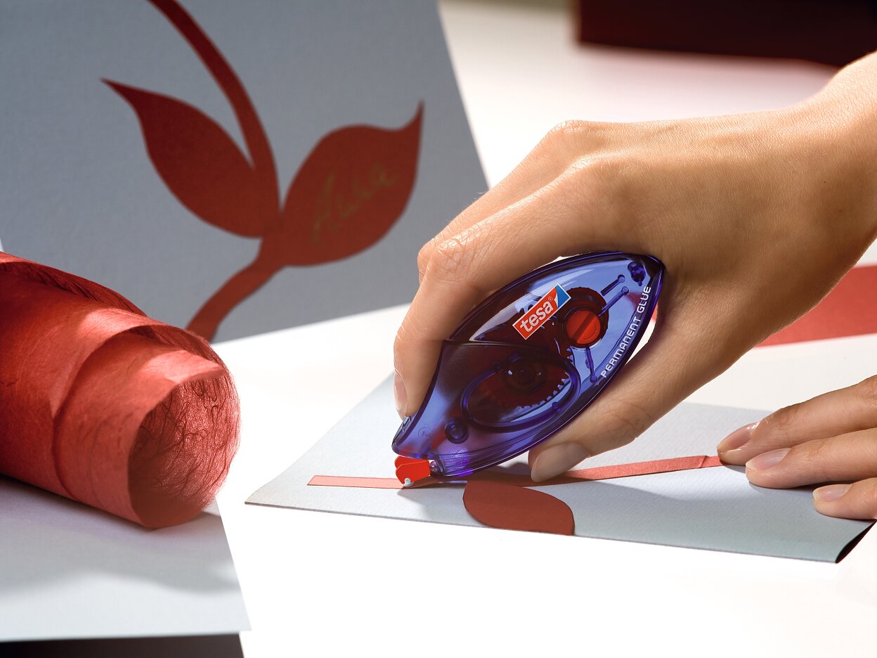 [en-en] tesa Roller Glue Permanent Disposable ecoLogo