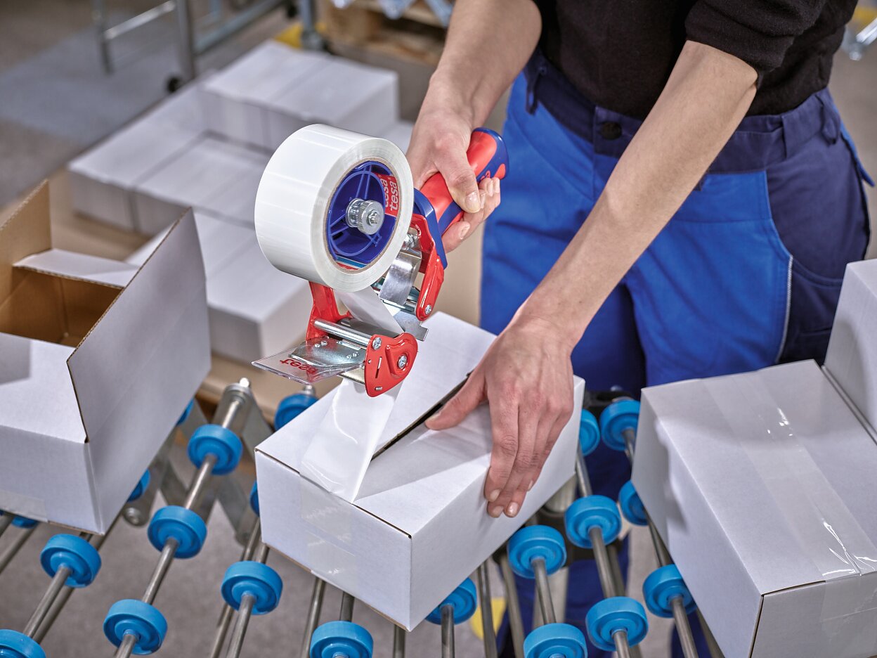 60416-recycled-PET-packaging-tape-white-ap-10