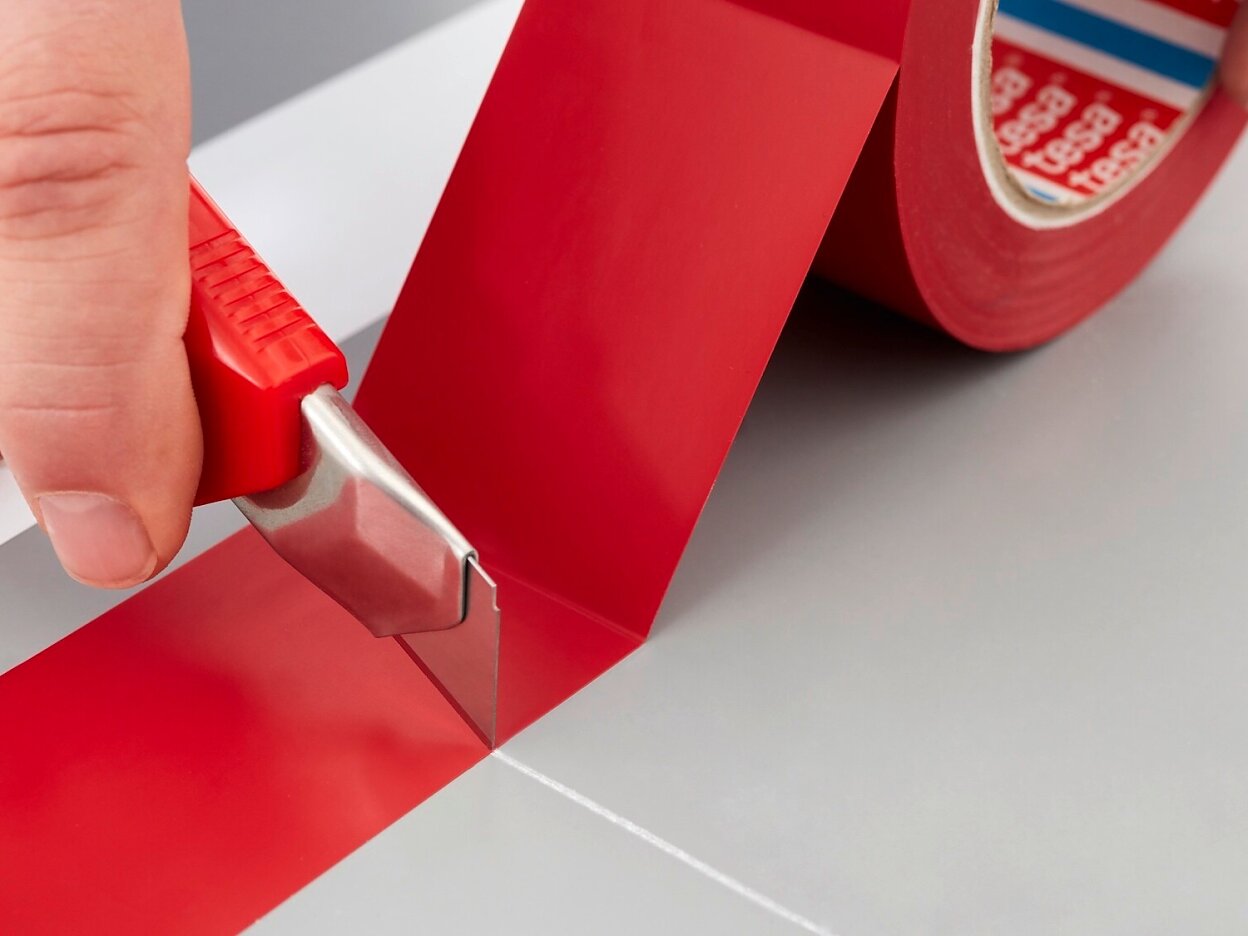 tesa-4169-premium-soft-pvc-floor-marking-tape-red-step3of6-ap