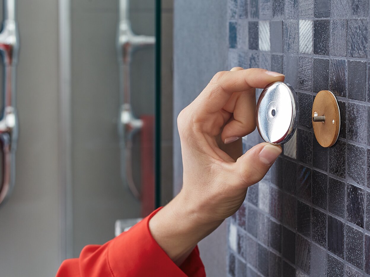 [en-en] tesa Powerbutton Universal hook Large