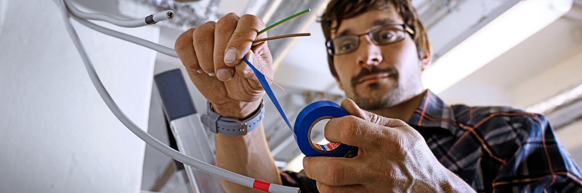 Professionel elektrisk isoleringstape – modstandsdygtigt over for ældning, vejr, slid og ild.