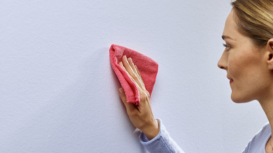 Rengøring af overfladen.