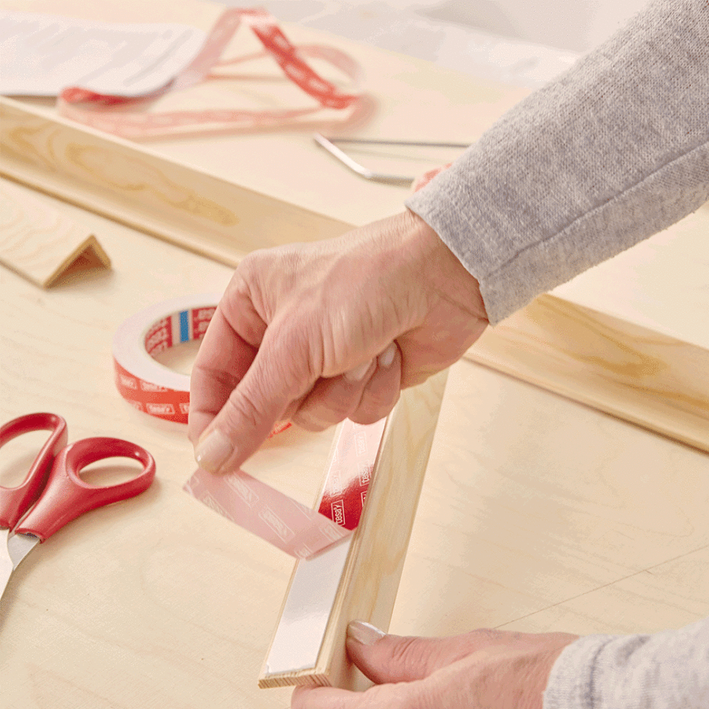 Gør det selv-kridttavle med julekalender fra tesa Trin 3