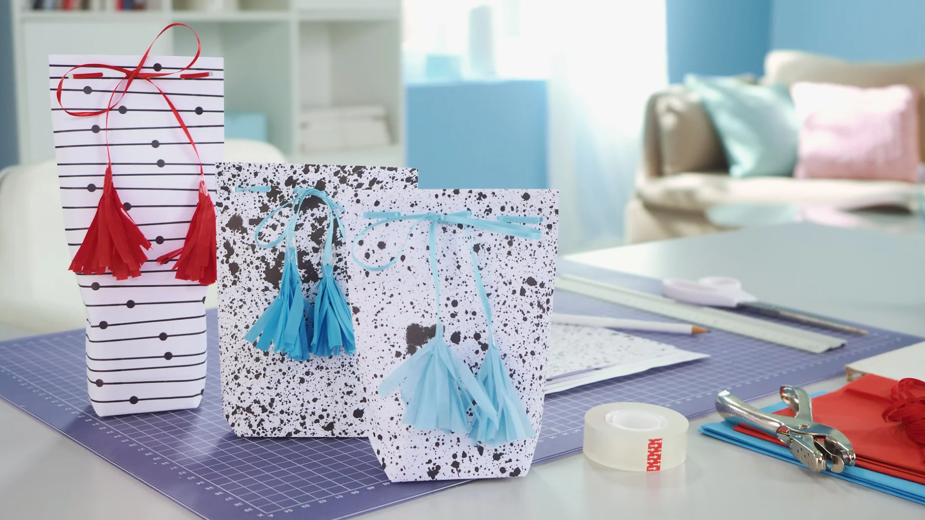 Creative_hand_tearable_25x19 DIY Gift Bags