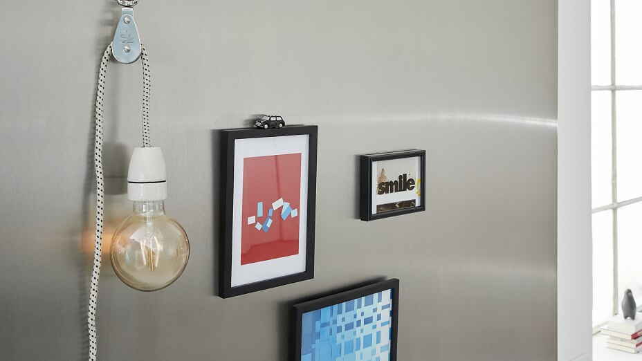 Dekorativ lampe – ophængning uden at bore tesa Dekorativ lampe – ophængning uden at bore tesa