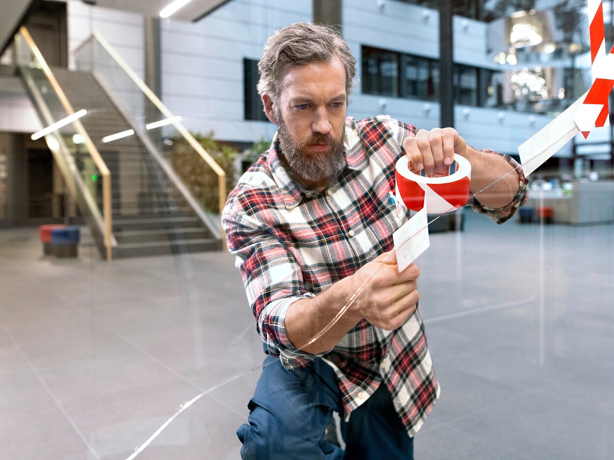 [en-en] Facility Management Professional Warning tape
