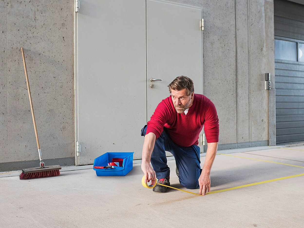 [en-en] Facility Management tesa Professional Floormarking tape
