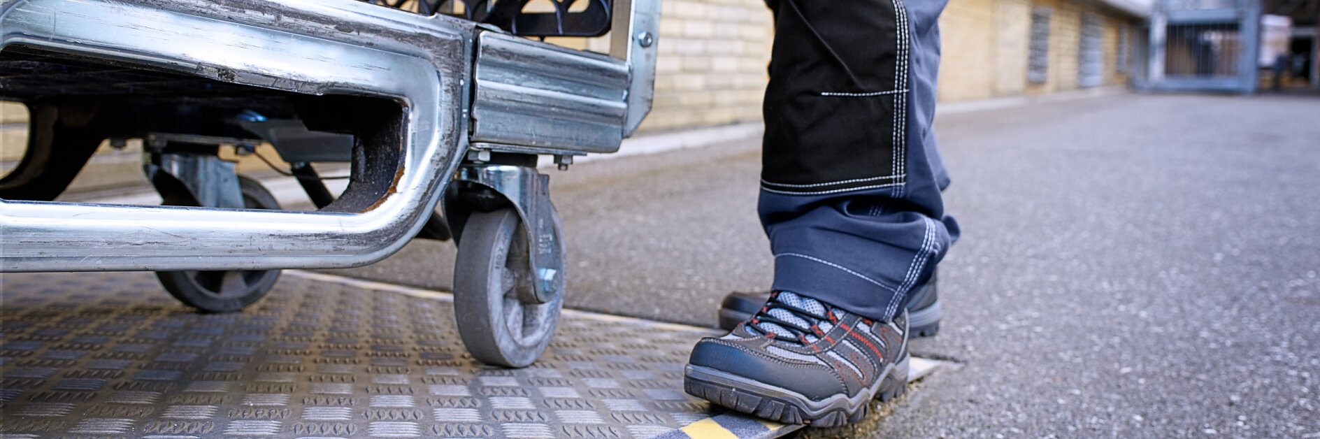 Professionelles Antirutschband für maximale Sicherheit für Handwerker.