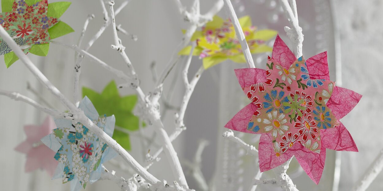 Bunte Blüten Aus Origami Papier Tesa
