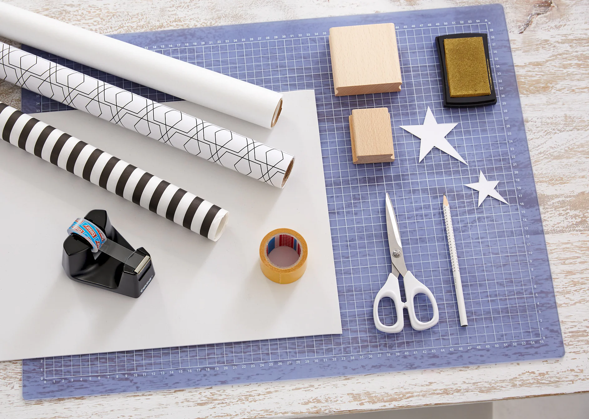 Materials needed for gift wrapping with golden stamps Overview of materials needed for gift wrapping with golden stamps