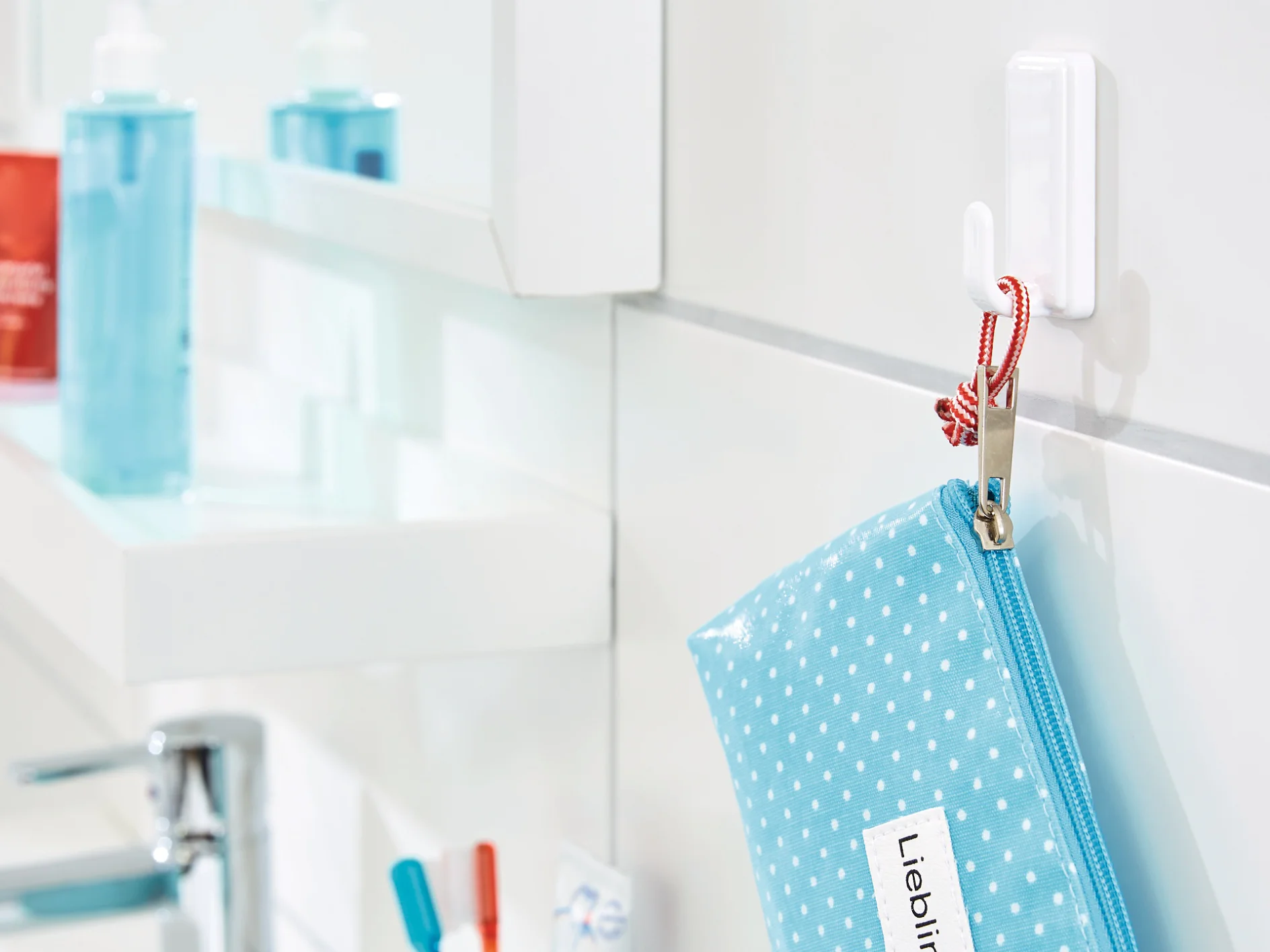 powerstrips-hooks-large-classic_step_10of13_ap powerstrips-hooks-large-classic_step_10of13_ap
