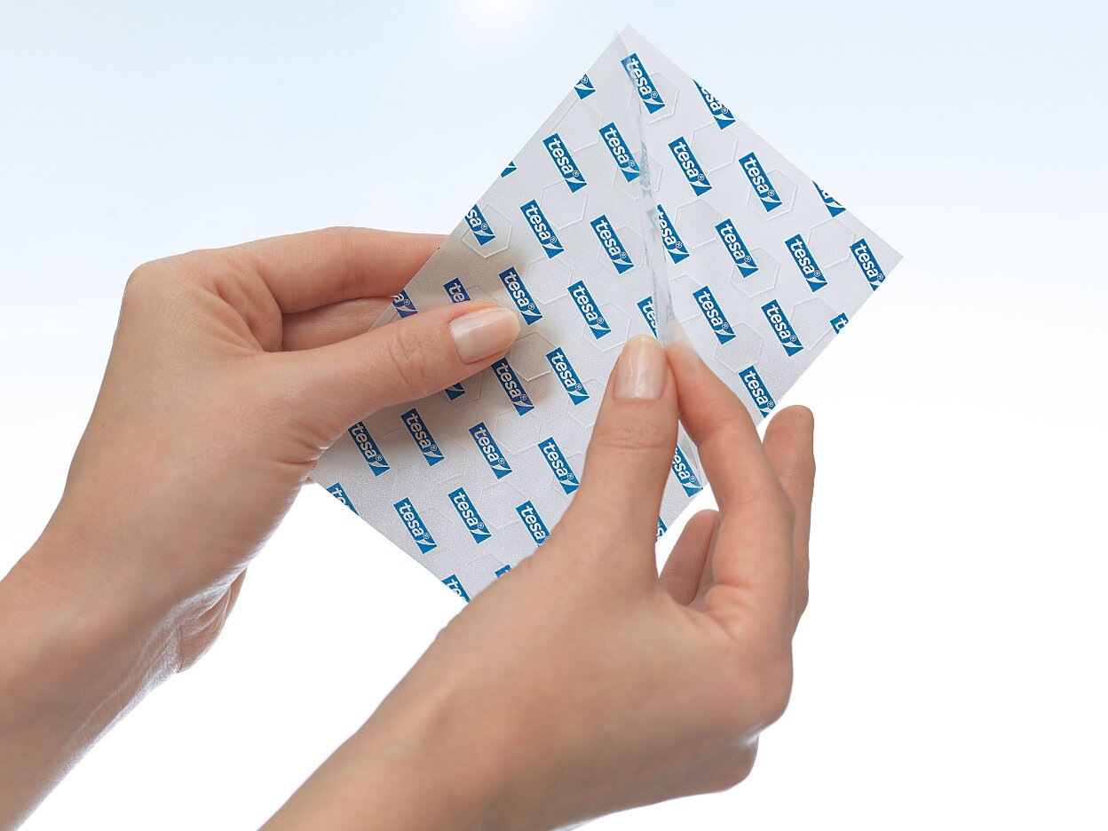 [en-en] tesa TACK Transparent Adhesive Pads, 72 pads