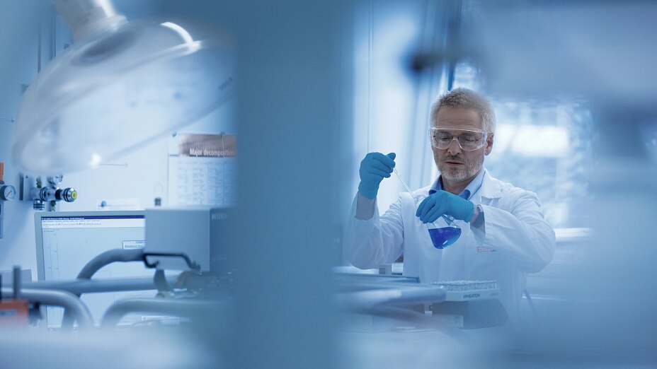 Die Entwicklungsprozesse basieren bei tesa auf drei Säulen: Komponentenentwicklung, Verfahrensentwicklung und Produktentwicklung.