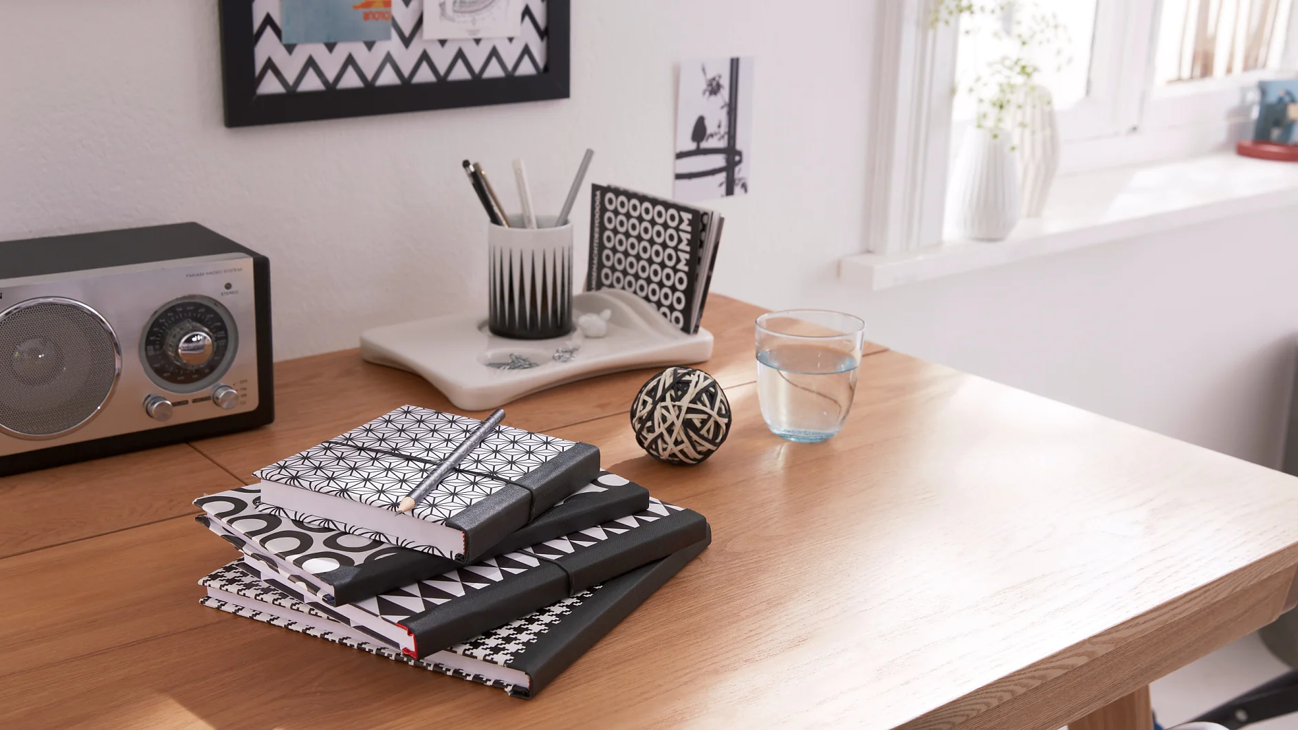 When it comes to notes, we go analog: These notebooks are covered with decorative papers, and simply look great; they are always at hand and need no electricity.