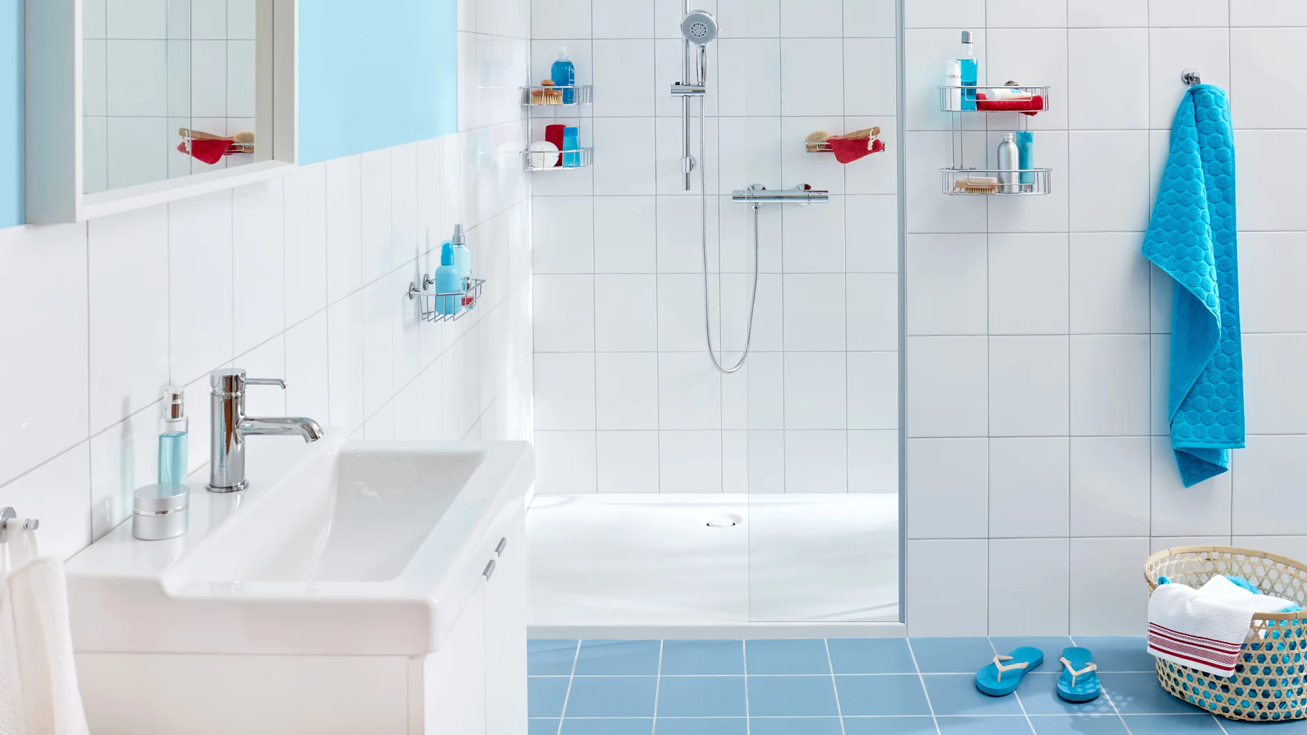 Moderne Aufbewahrungslösungen für das Badezimmer in funktionellem Design.