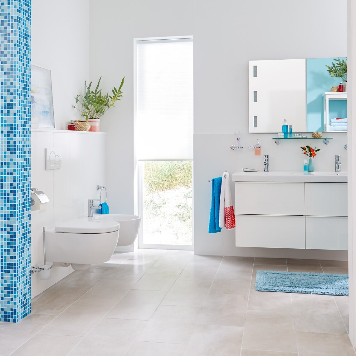 Verleihen Sie Ihrem Bad einen Touch von Einfachheit mit praktischem Design.