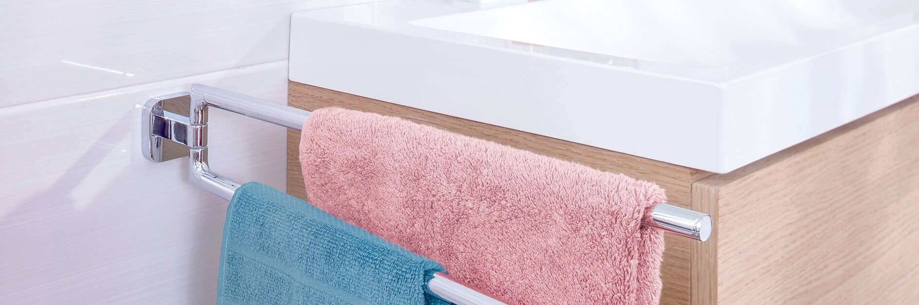Ihre Handtücher bleiben, wo Sie sie brauchen, und haben Raum, um zu trocknen.