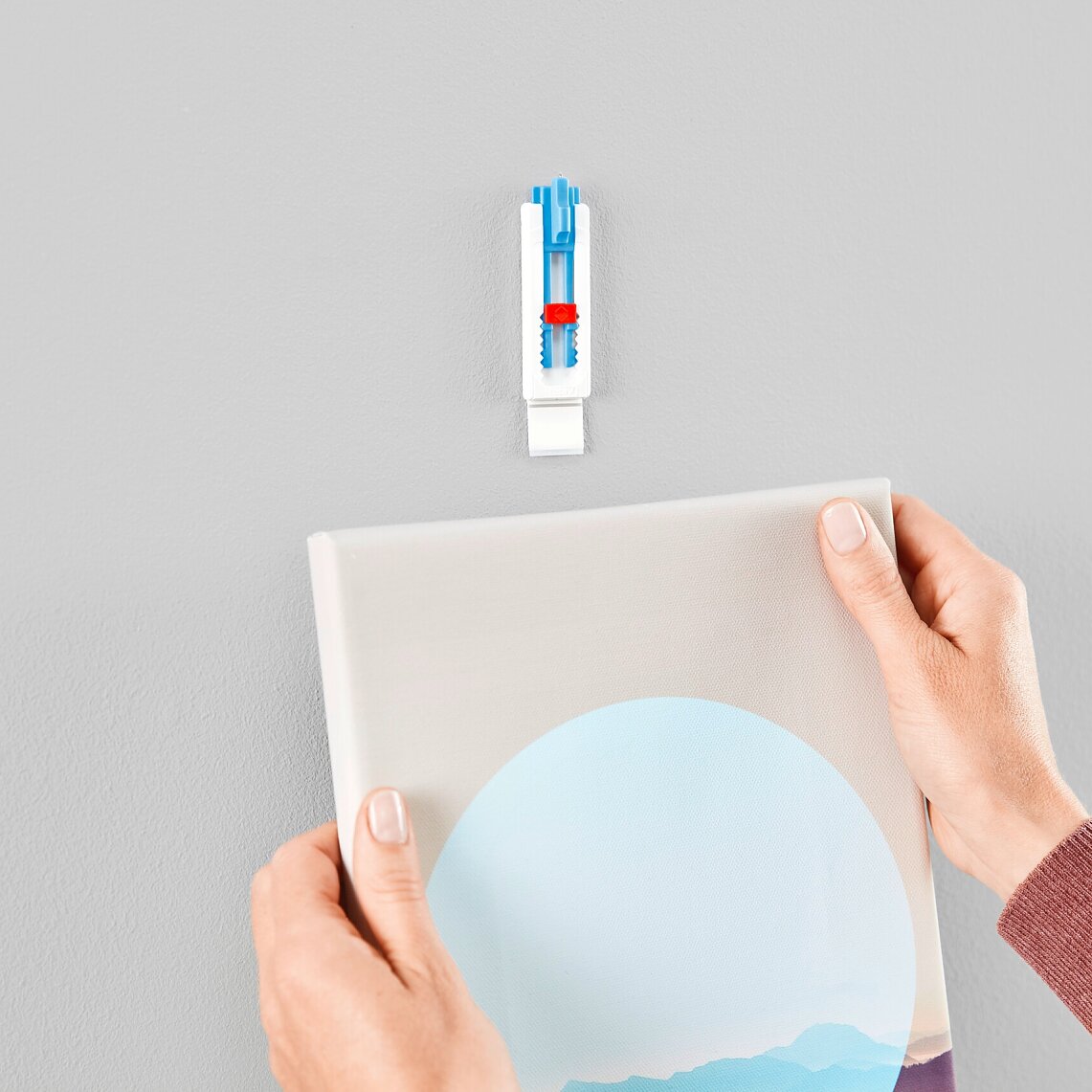 tesa_sms_adjust_canvas_nail_wallpap_1kg_step5of6_ap tesa_sms_adjust_canvas_nail_wallpap_1kg_step5of6_ap
