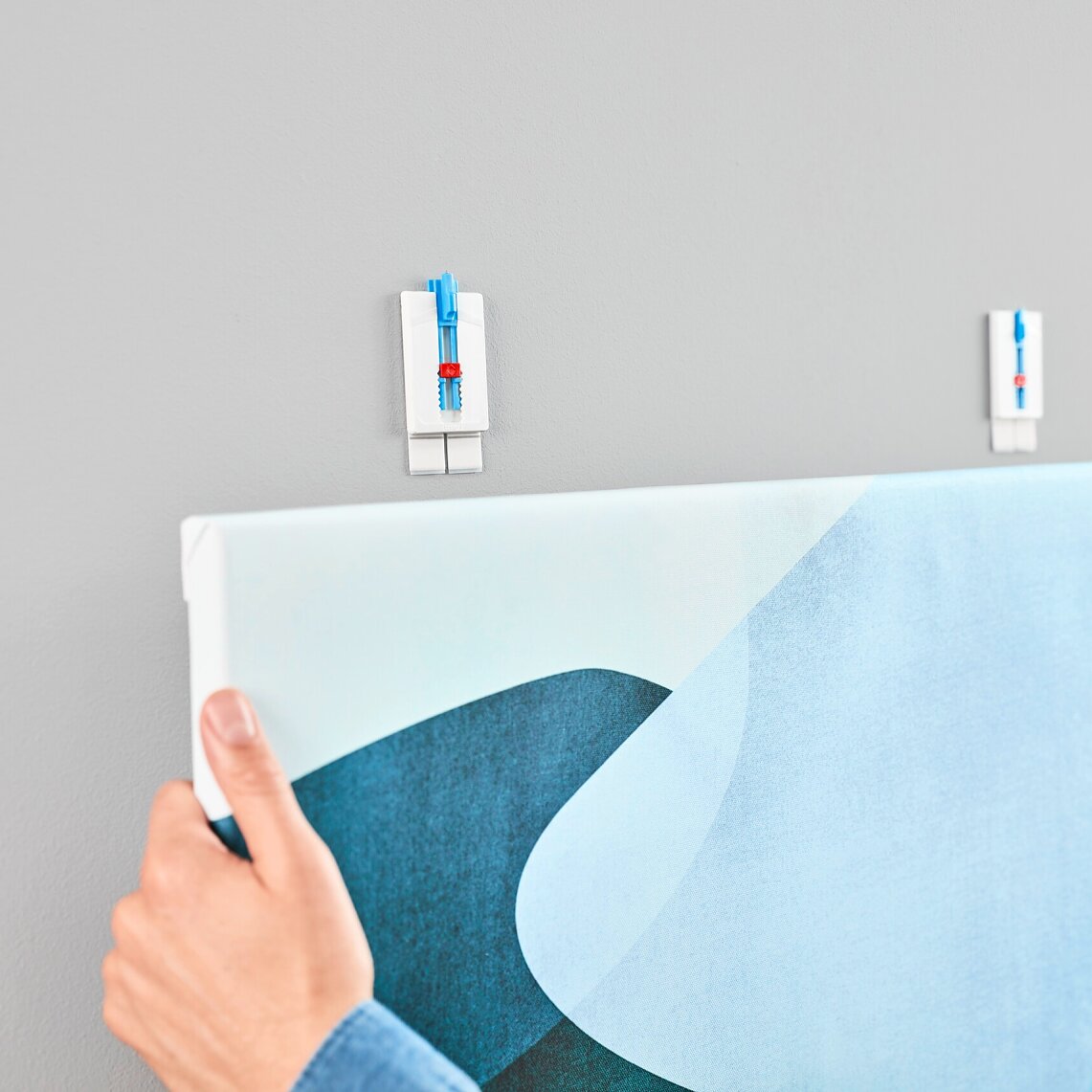 tesa_sms_adjust_canvas_nail_wallpap_2kg_step5of6_ap tesa_sms_adjust_canvas_nail_wallpap_2kg_step5of6_ap