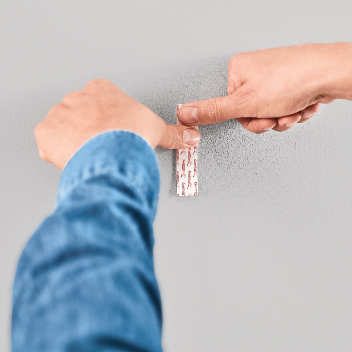 tesa_sms_adjust_devices_nail_wallpaper_step1of8_ap tesa_sms_adjust_devices_nail_wallpaper_step1of8_ap
