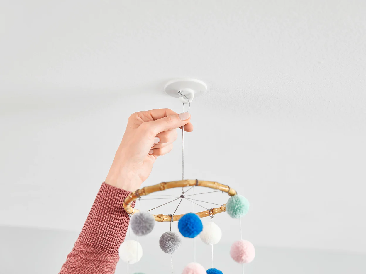 [en-en] tesa SMS ceiling hook up to 0.5kg, step 5 of 7
