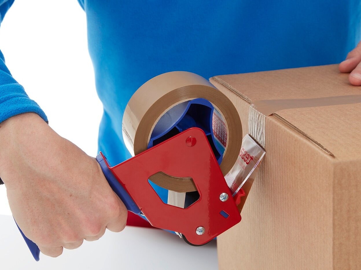 tesa-4124-premium-carton-sealing-tape-brown-step5of6-ap