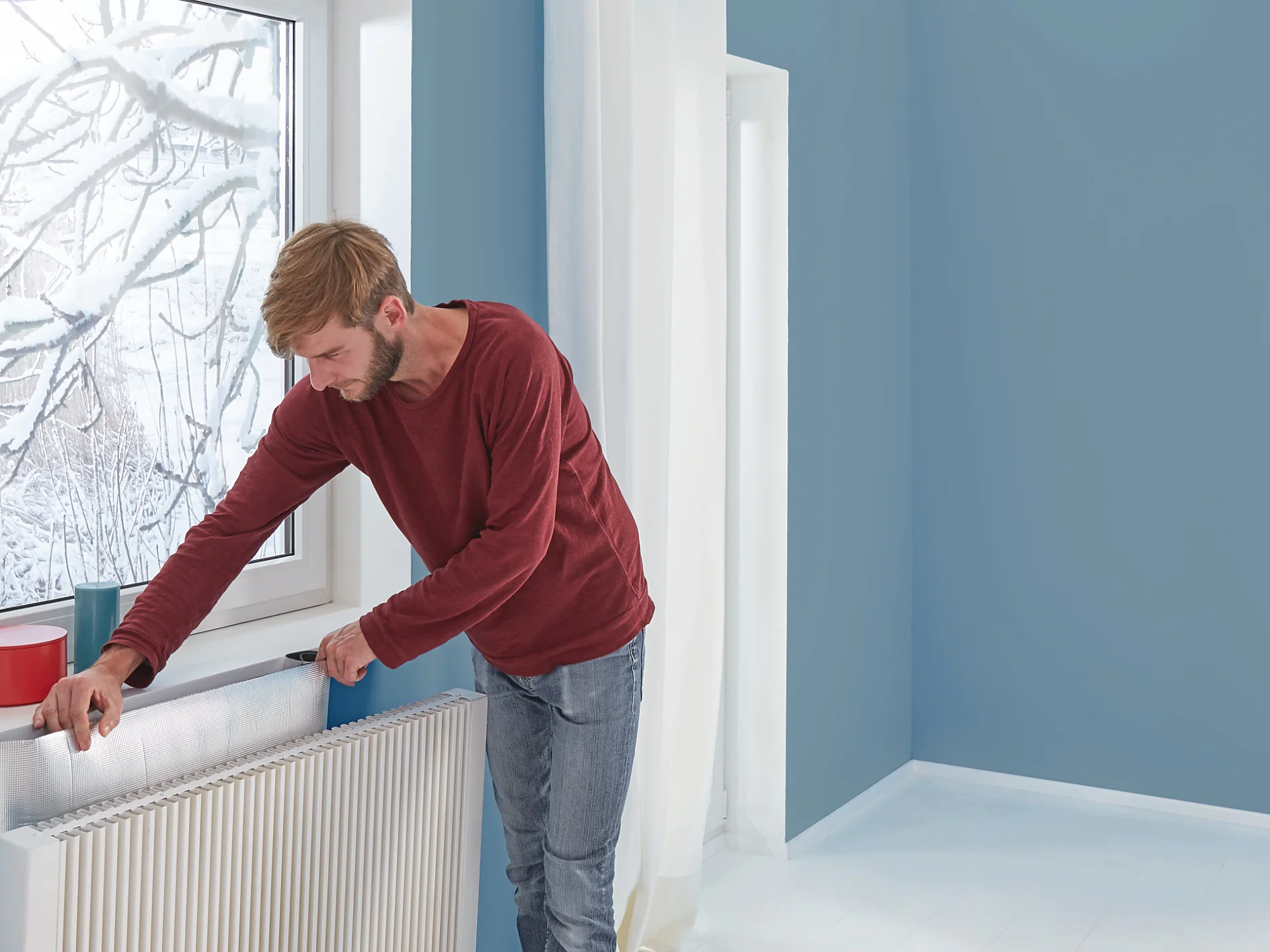 Heizkörper mit wärmereflektierender Folie isolieren