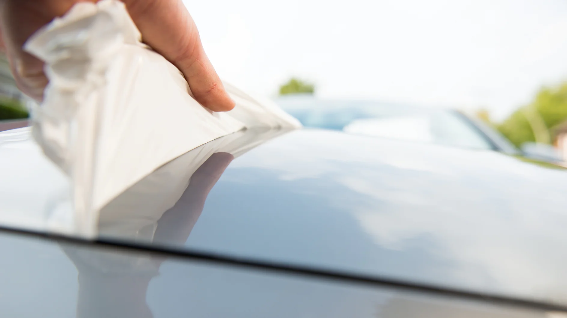 Oberflächenschutz für die Automobilindustrie tesa® Automotive Sortiment für den Oberflächenschutz