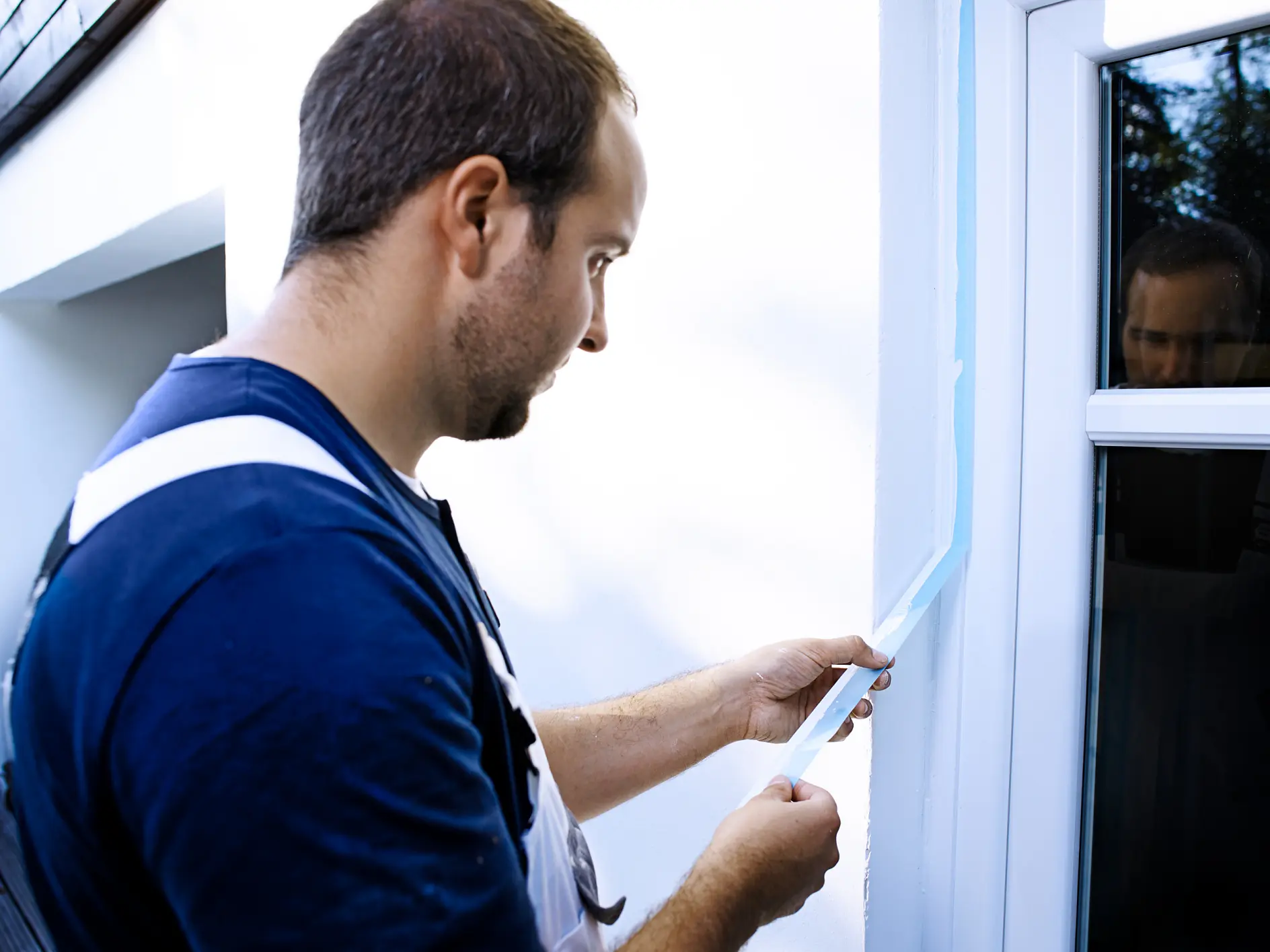 Professionelles witterungs- und UV-beständiges Maler- und Abdeckband für den Außenbereich für Handwerker.
