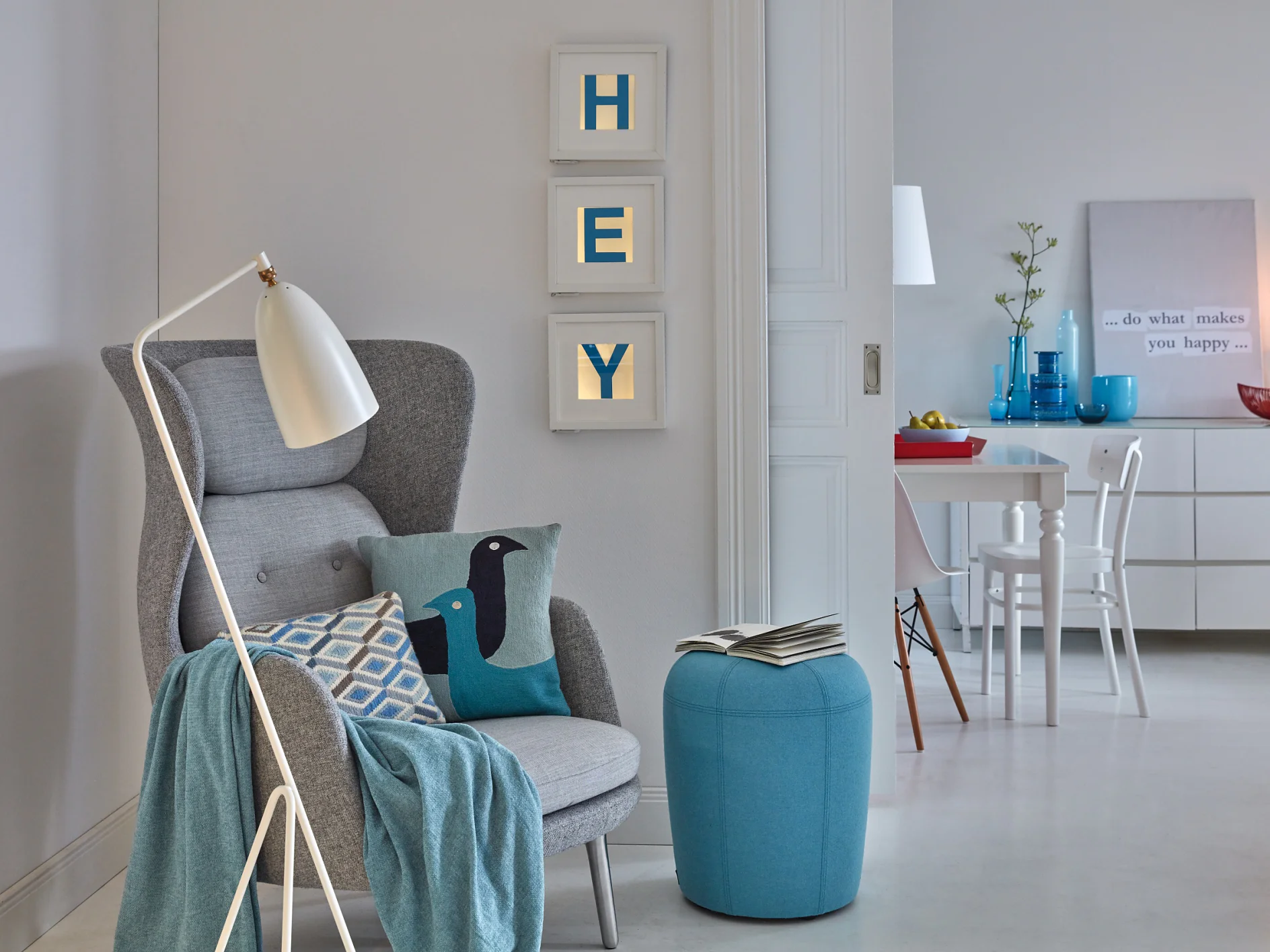 These picture lights make a fabulous focal point for your living room. Create something truly one of a kind without even having to get the tool-box out! The only problem? Your friends will soon start asking for you to make them one too.