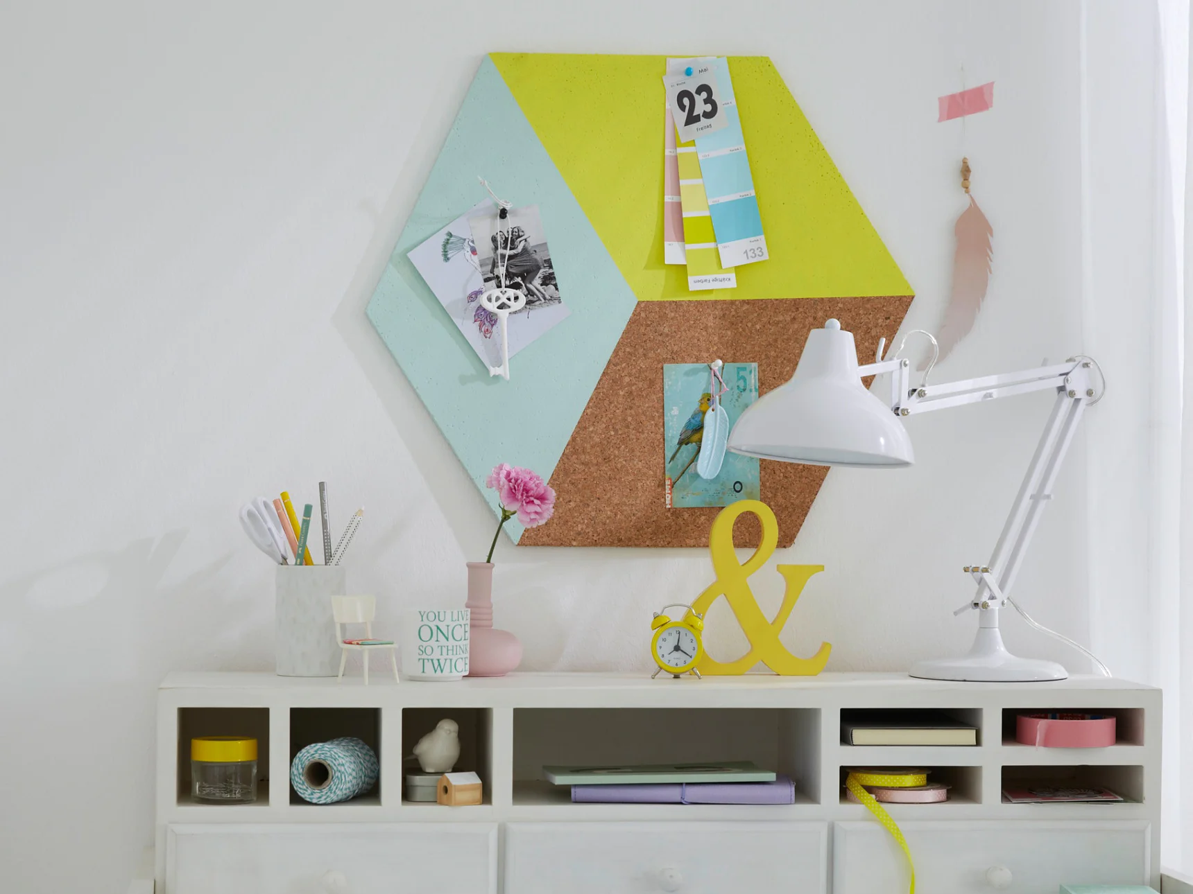tesa trendpapier 9 / Idee 1: Pinnwand / Aufmacher quer