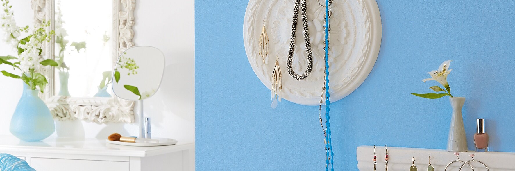 With these stucco rosettes, you can show off your favorite jewellry as part of a beautiful display. And for earrings or small pots, you can complement the effect with a stucco bars, used as a shelf, Use tesa Powerbond® INDOOR to keep everything in place.