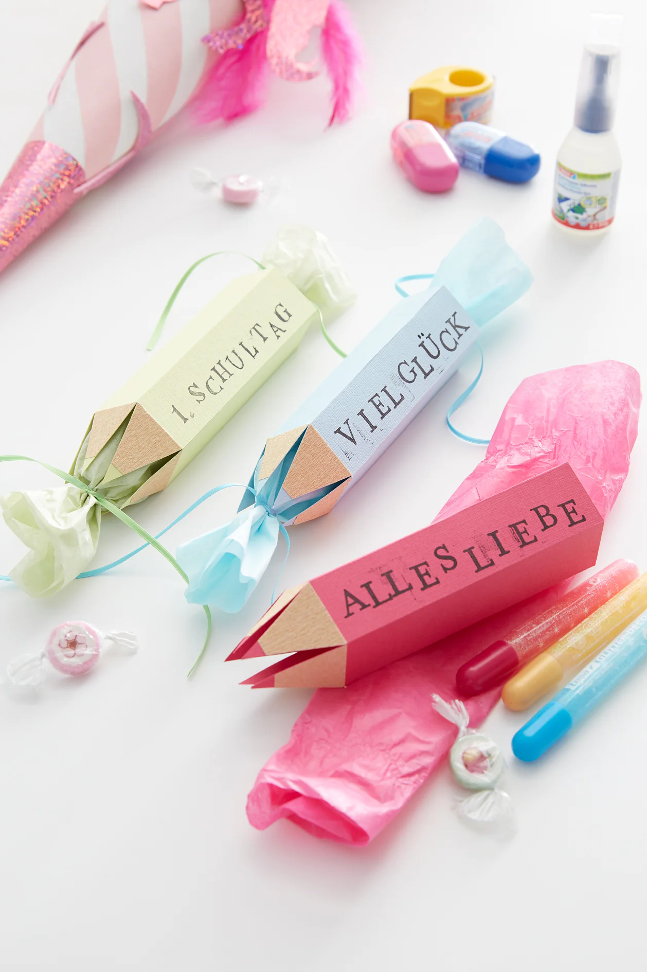 Die tollsten Geschenke zum Schulanfang verstecken sich in einem gebastelten Schreiber!