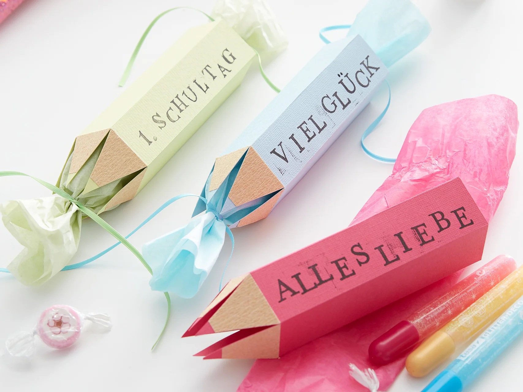 Die tollsten Geschenke zum Schulanfang verstecken sich in einem gebastelten Schreiber!