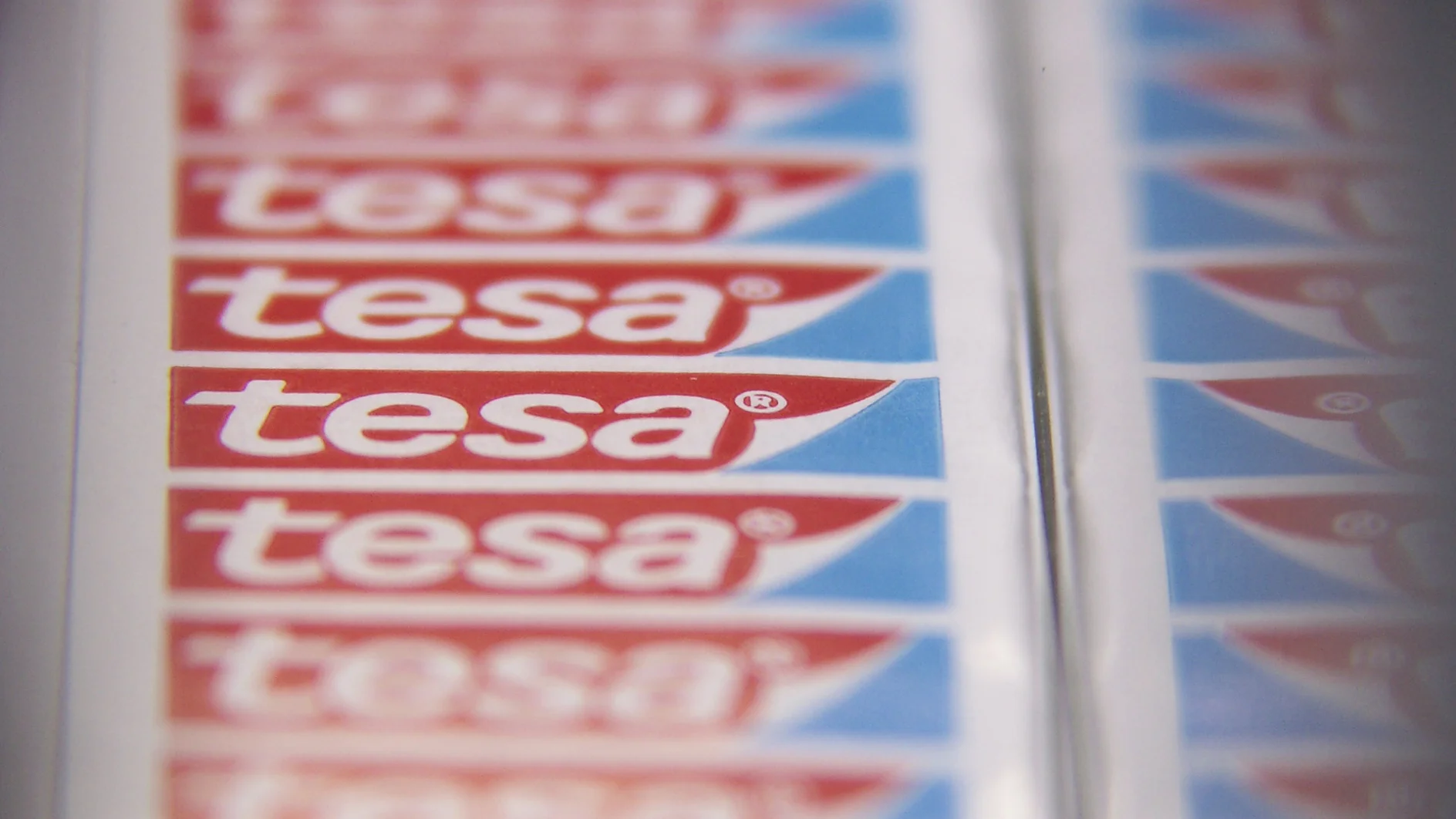 tesafilm® production in tesa plant Offenburg