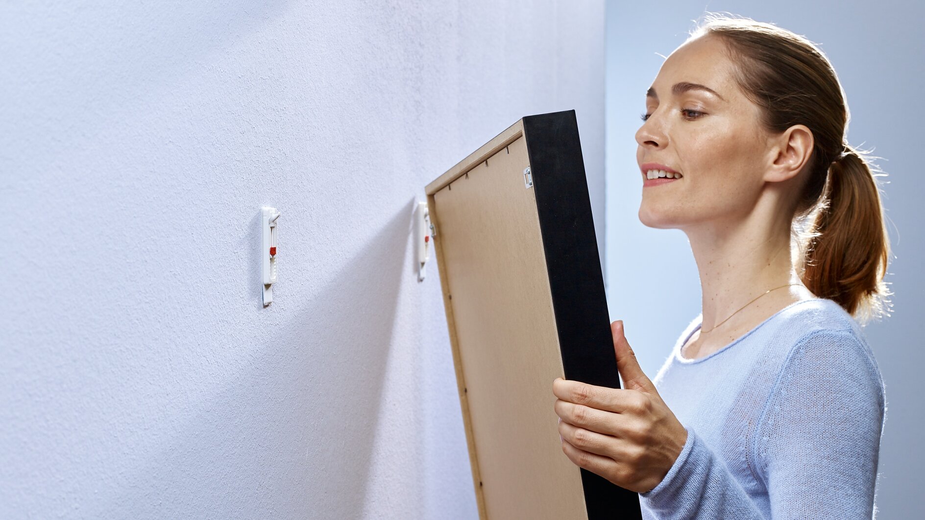 tesa® verstellbarer Klebenagel