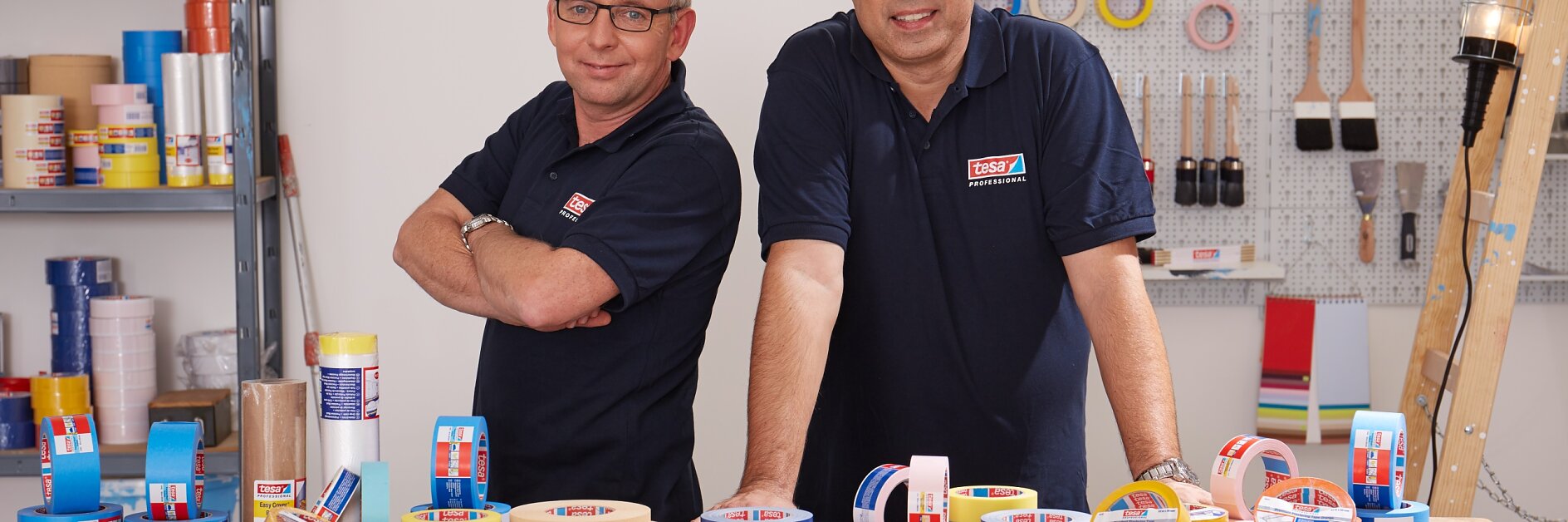 Das sind Matthias und Mario Anwendungstechniker bei tesa.