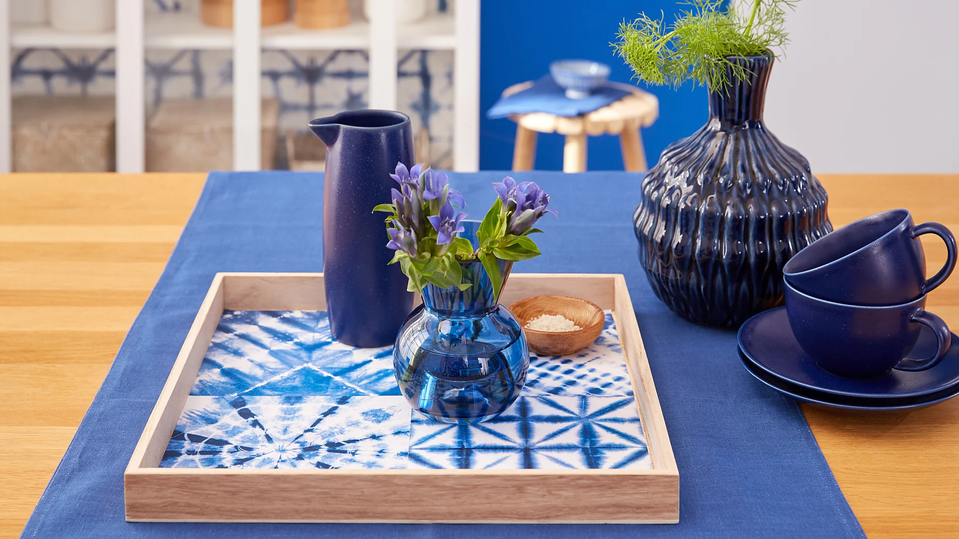 2_ttp_Blau_Tablett_Aufmacher_quer