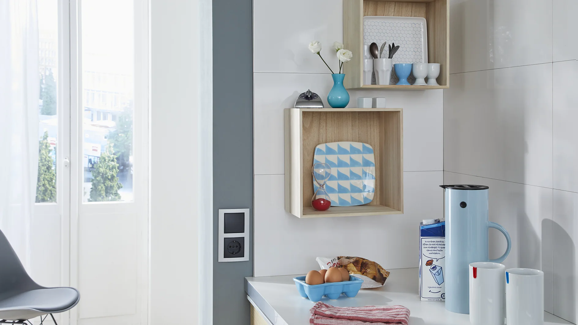 tesa_77905_adhesive_screw_rack_mood_001