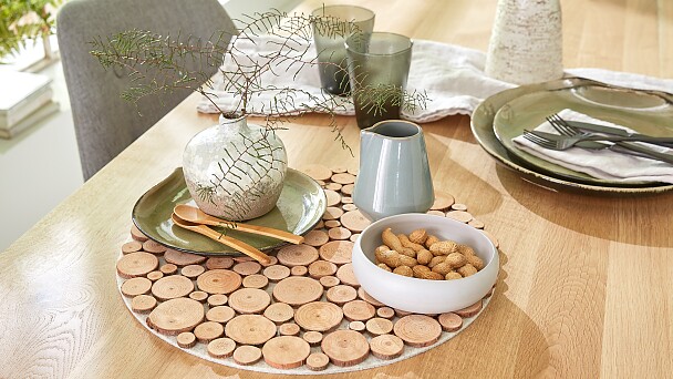 Holzscheiben Untersetzer – DIY Tischschutz